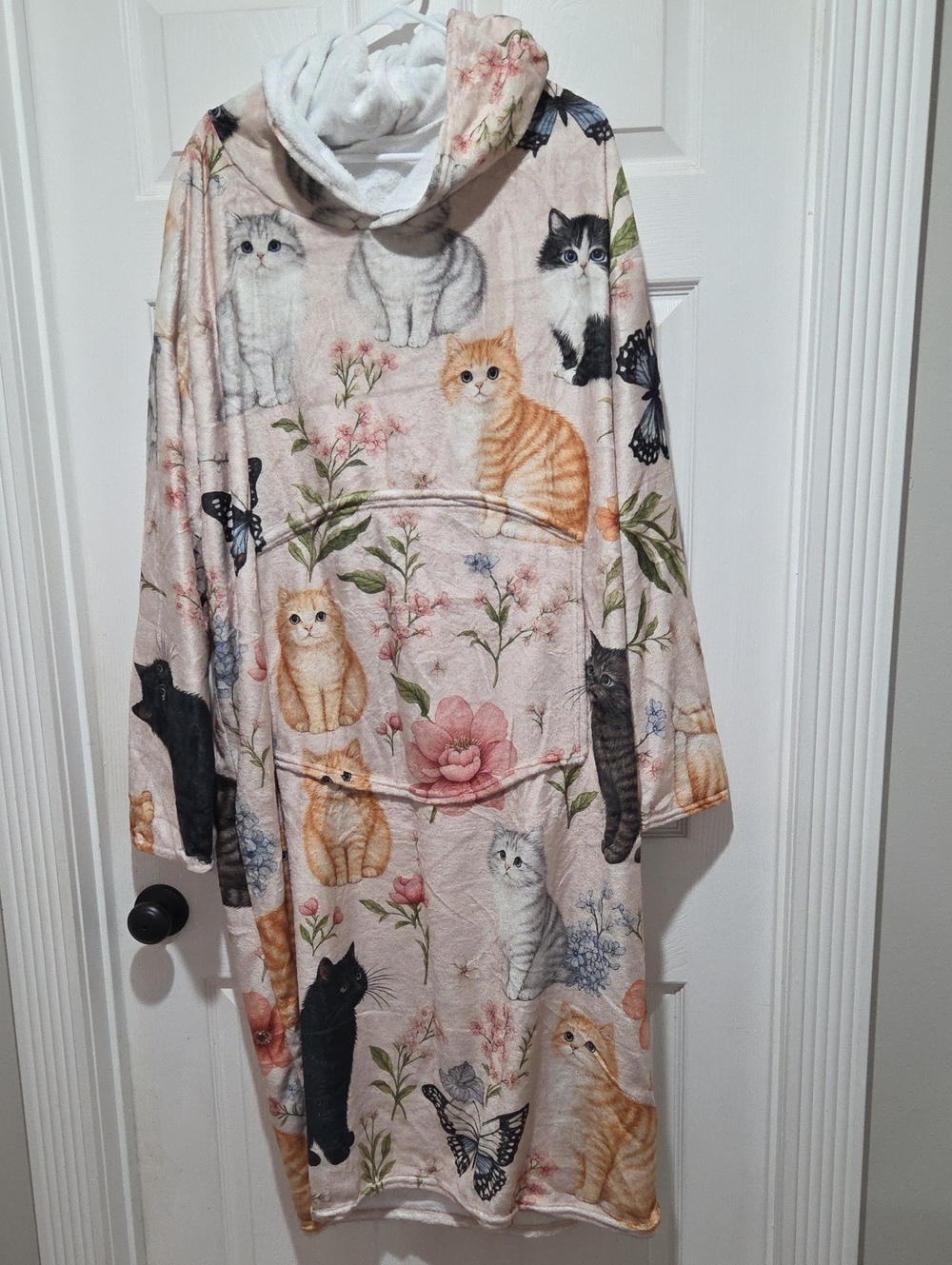 NEW Cozy Cat Print Plush Hoodie - Cream Floral Cats